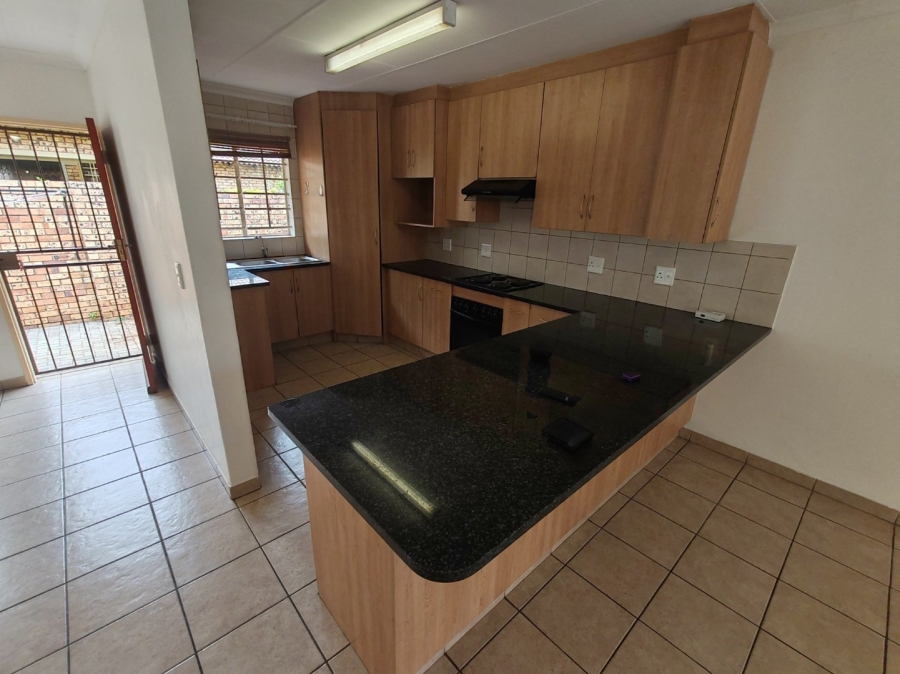 3 Bedroom Property for Sale in Annlin Gauteng