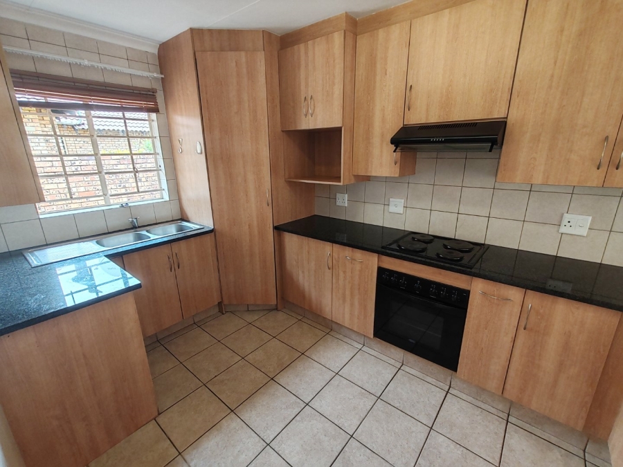 3 Bedroom Property for Sale in Annlin Gauteng