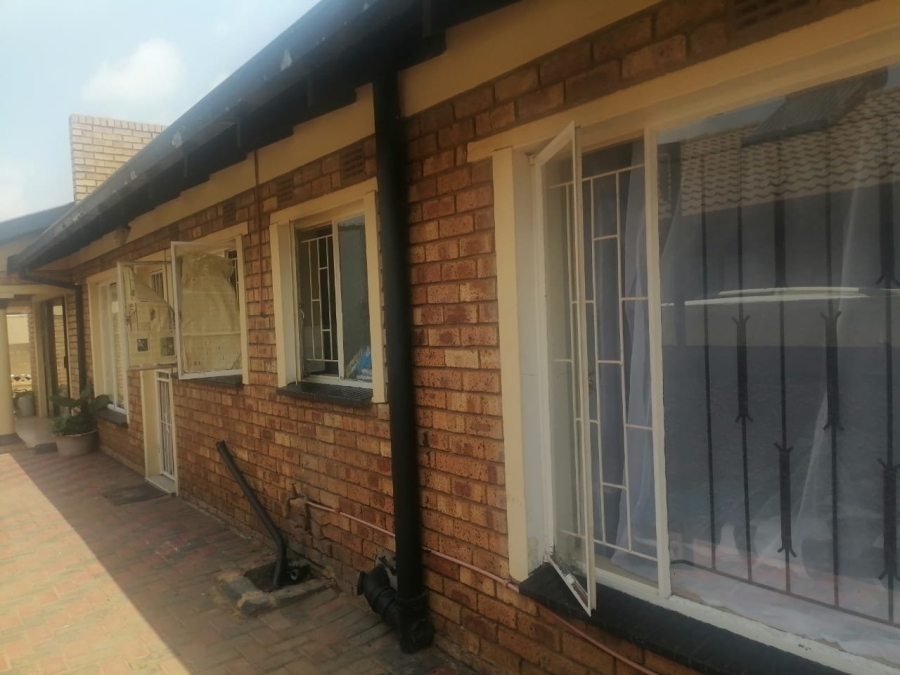 3 Bedroom Property for Sale in Daveyton Gauteng