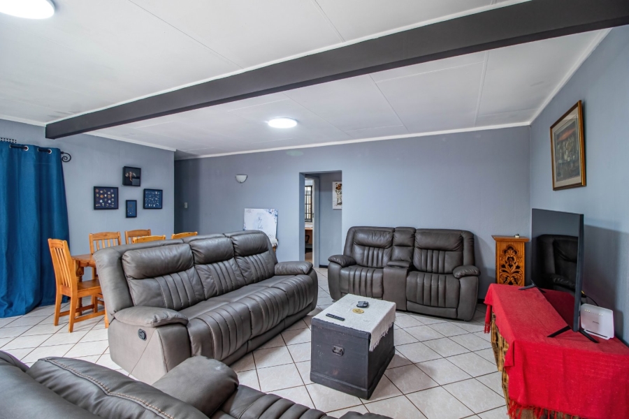 3 Bedroom Property for Sale in Bonaero Park Gauteng