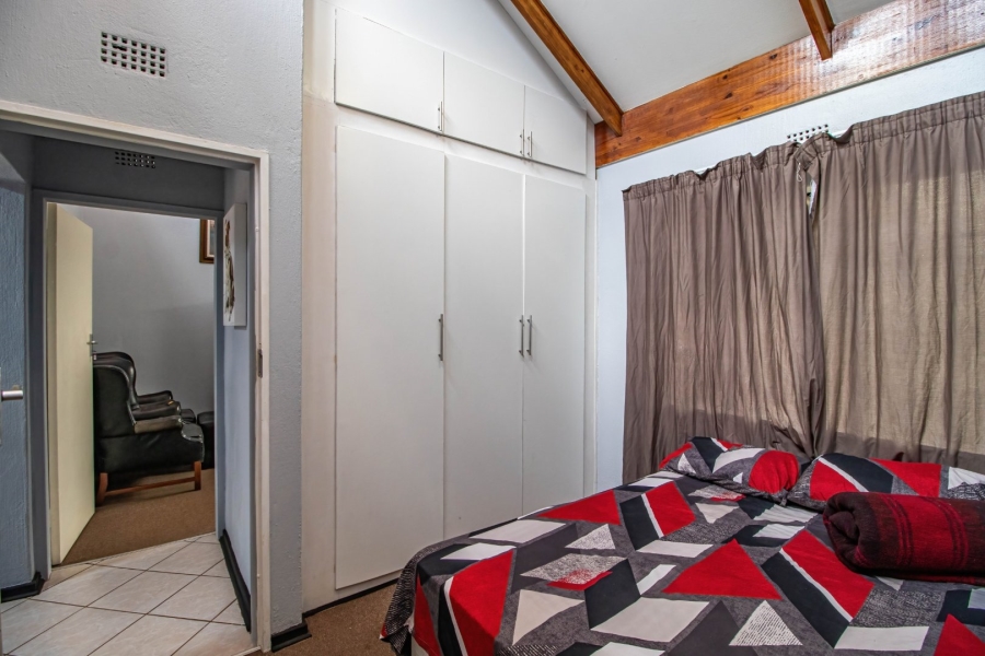 3 Bedroom Property for Sale in Bonaero Park Gauteng