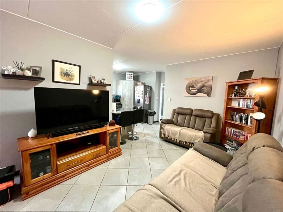 2 Bedroom Property for Sale in Norton Park Gauteng