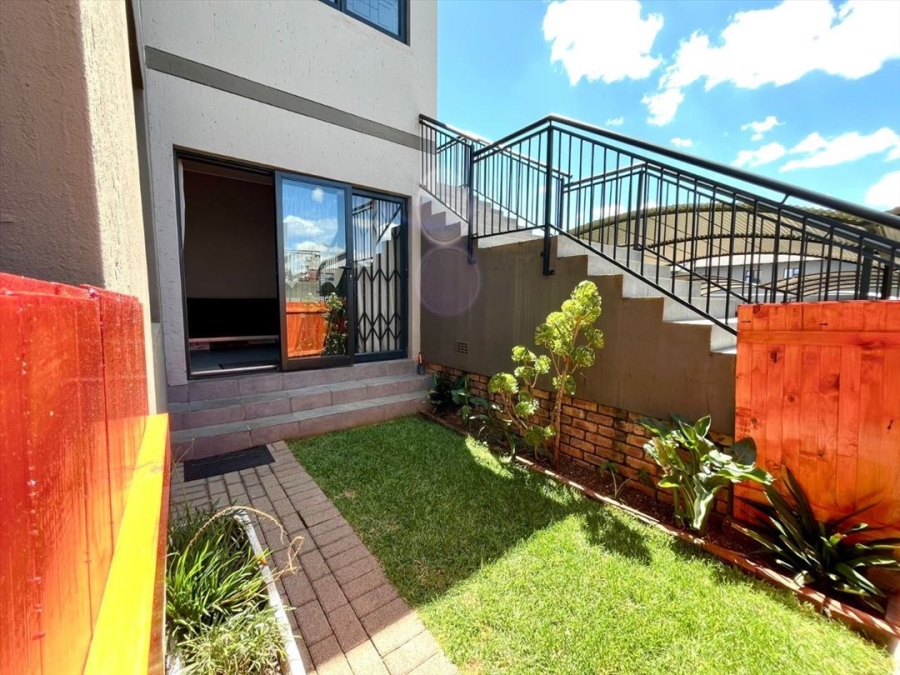 2 Bedroom Property for Sale in Norton Park Gauteng