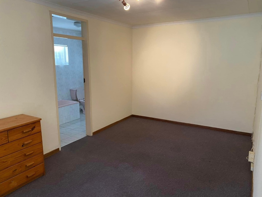 To Let 1 Bedroom Property for Rent in Mulbarton Gauteng