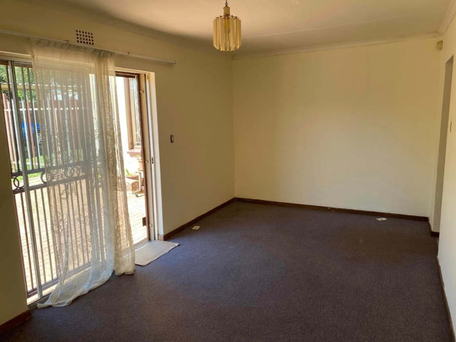 To Let 1 Bedroom Property for Rent in Mulbarton Gauteng