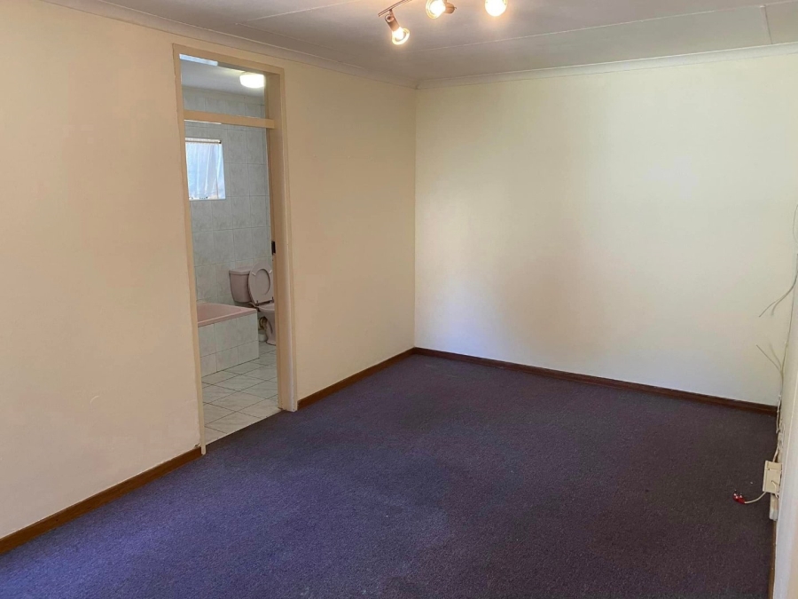 To Let 1 Bedroom Property for Rent in Mulbarton Gauteng