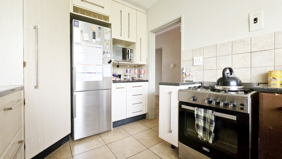 3 Bedroom Property for Sale in Three Rivers Proper Gauteng