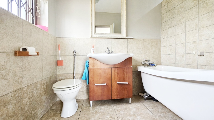 3 Bedroom Property for Sale in Three Rivers Proper Gauteng