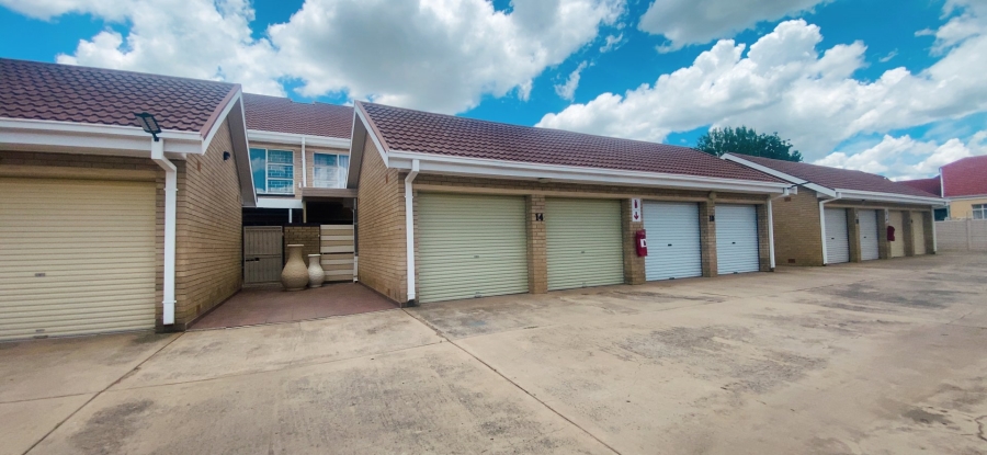 3 Bedroom Property for Sale in Three Rivers Proper Gauteng