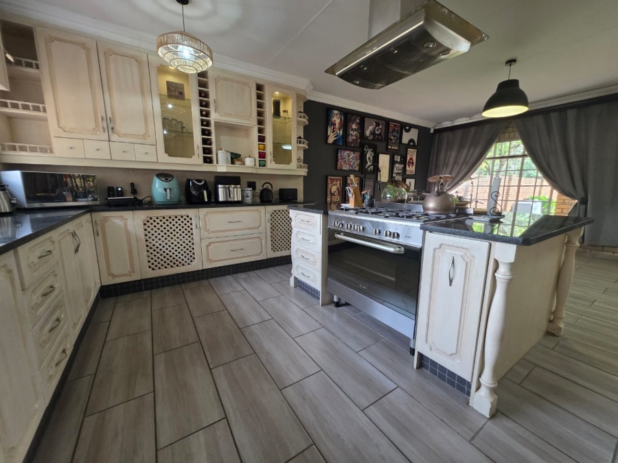 3 Bedroom Property for Sale in Three Rivers Proper Gauteng