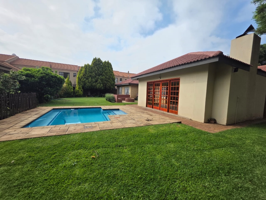 3 Bedroom Property for Sale in Three Rivers Proper Gauteng