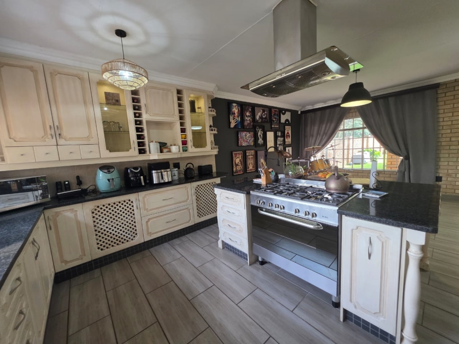 3 Bedroom Property for Sale in Three Rivers Proper Gauteng