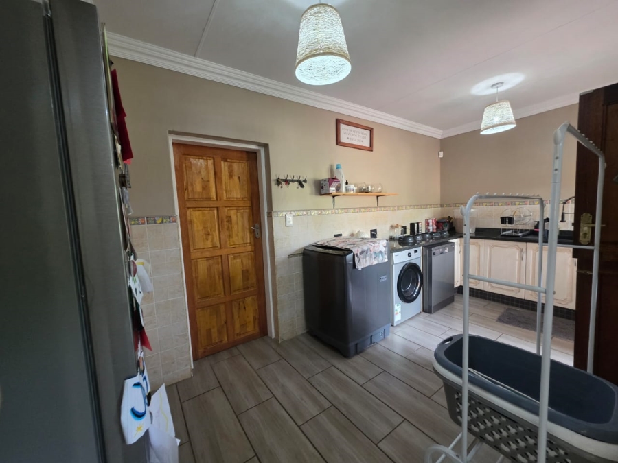 3 Bedroom Property for Sale in Three Rivers Proper Gauteng