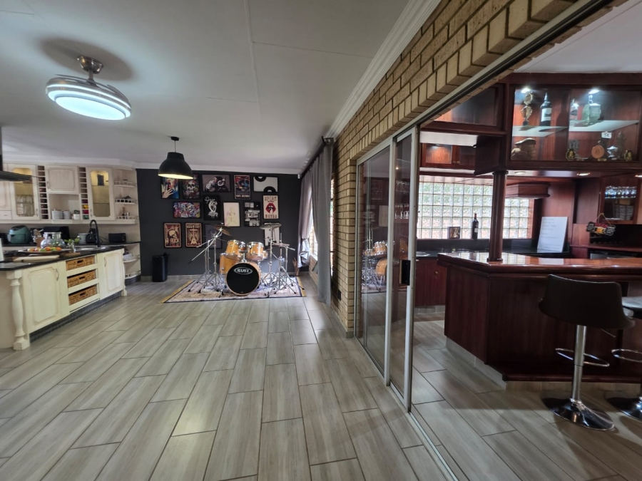 3 Bedroom Property for Sale in Three Rivers Proper Gauteng