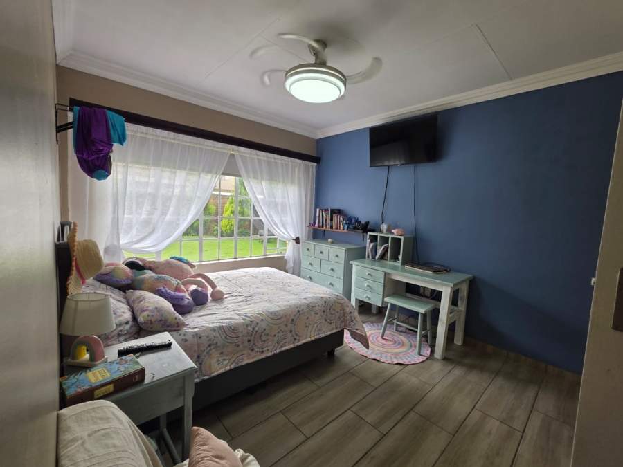 3 Bedroom Property for Sale in Three Rivers Proper Gauteng