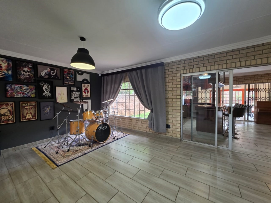 3 Bedroom Property for Sale in Three Rivers Proper Gauteng