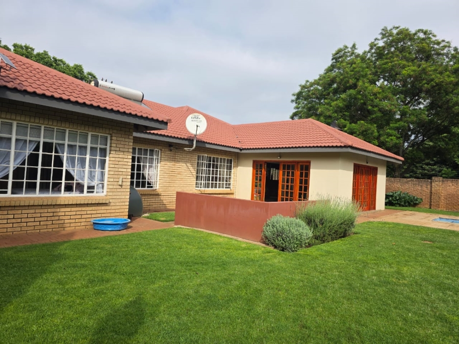 3 Bedroom Property for Sale in Three Rivers Proper Gauteng