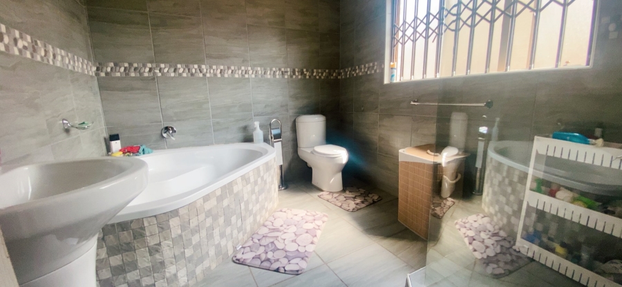 4 Bedroom Property for Sale in Three Rivers East Gauteng