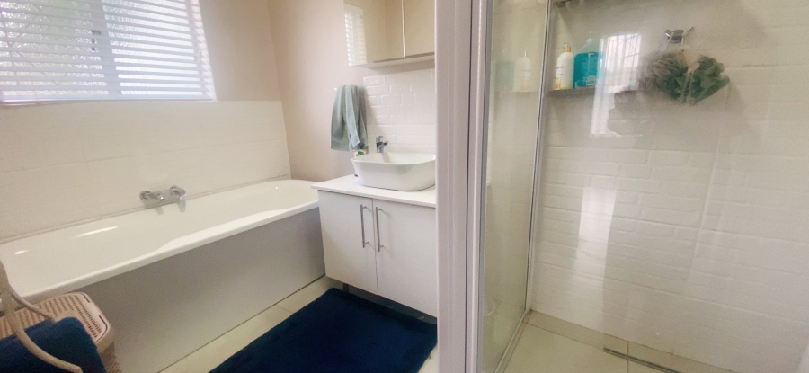  Bedroom Property for Sale in Three Rivers Gauteng