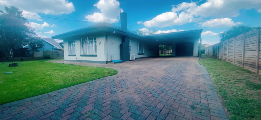  Bedroom Property for Sale in Three Rivers Gauteng
