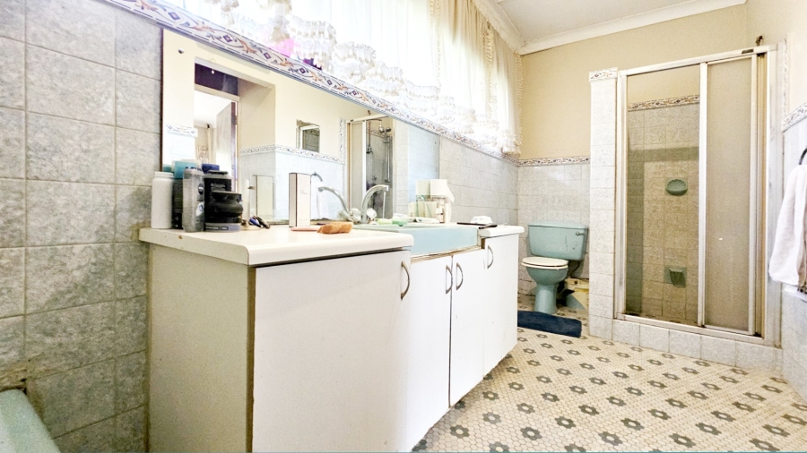 3 Bedroom Property for Sale in Three Rivers Proper Gauteng