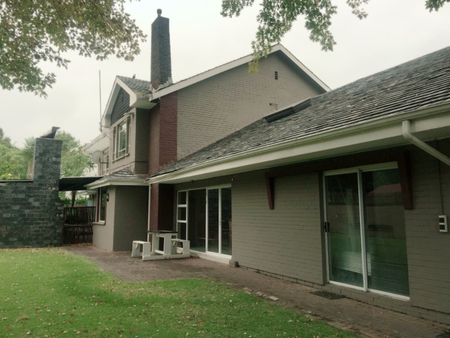 10 Bedroom Property for Sale in Three Rivers Proper Gauteng