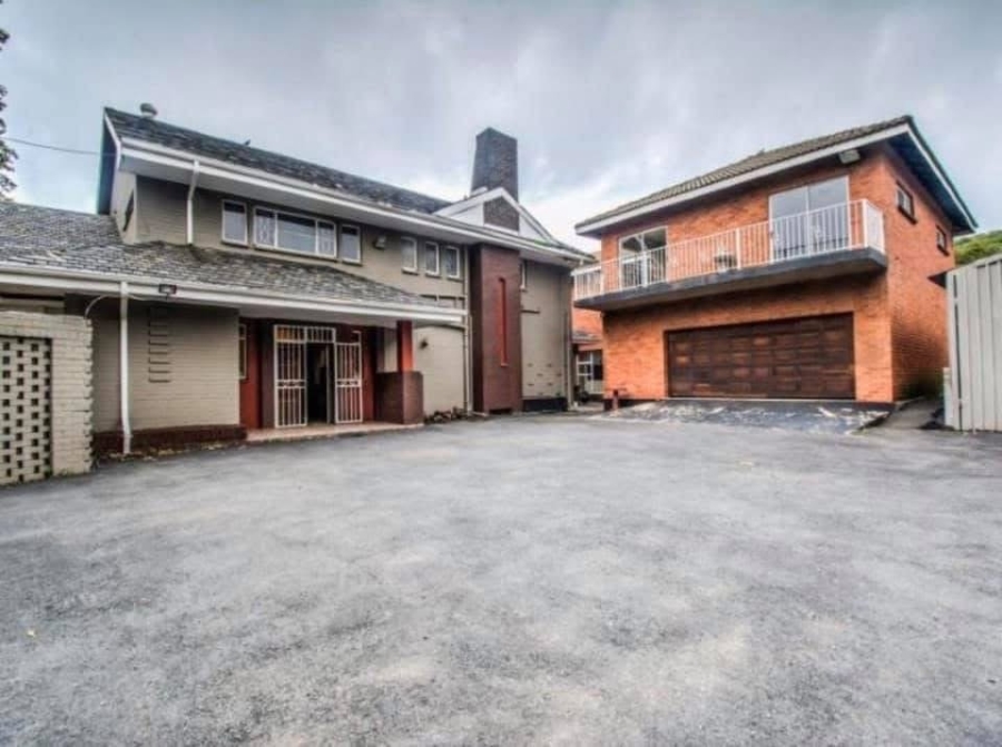 10 Bedroom Property for Sale in Three Rivers Proper Gauteng