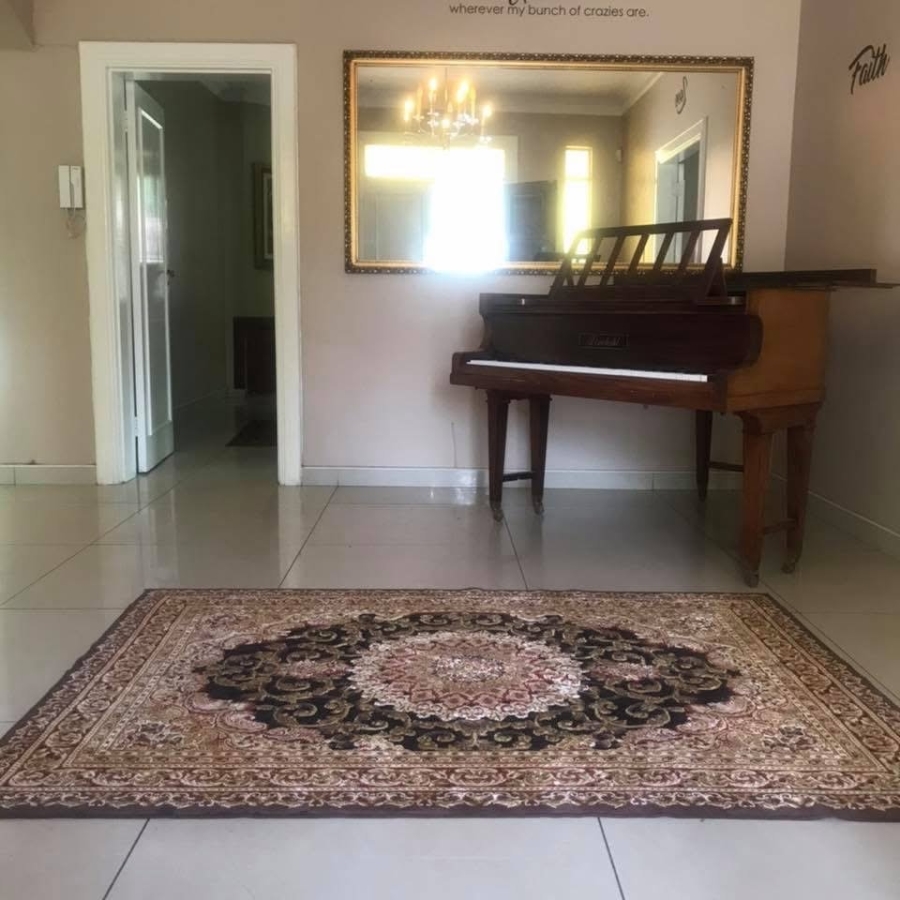 10 Bedroom Property for Sale in Three Rivers Proper Gauteng