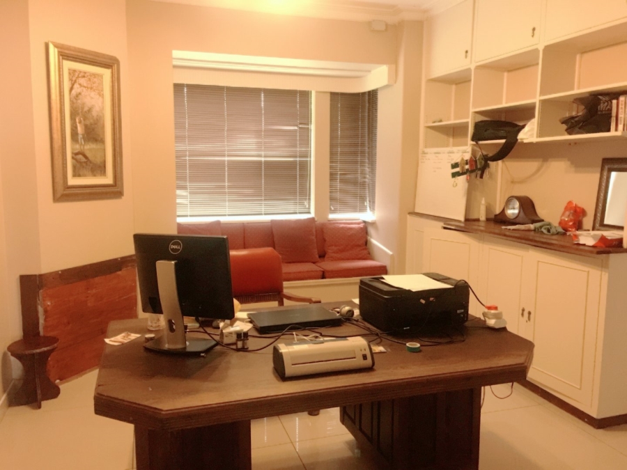 10 Bedroom Property for Sale in Three Rivers Proper Gauteng