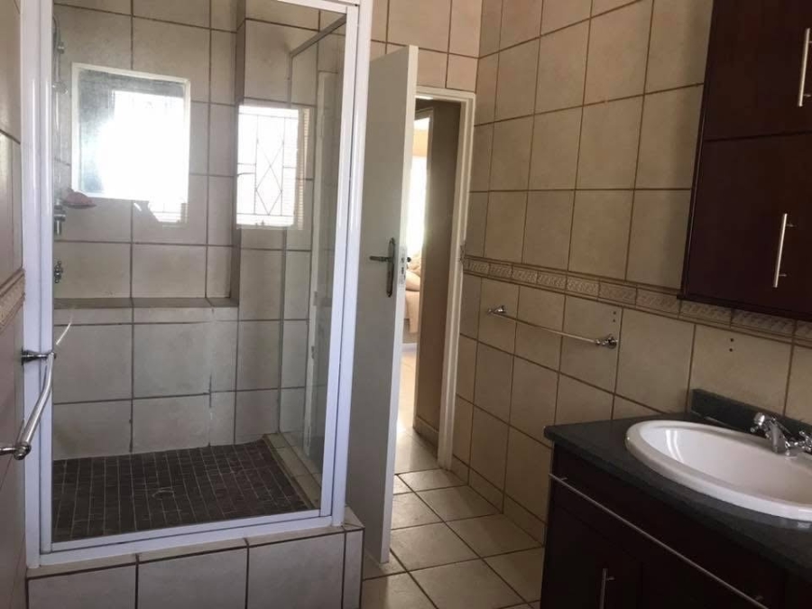 10 Bedroom Property for Sale in Three Rivers Proper Gauteng