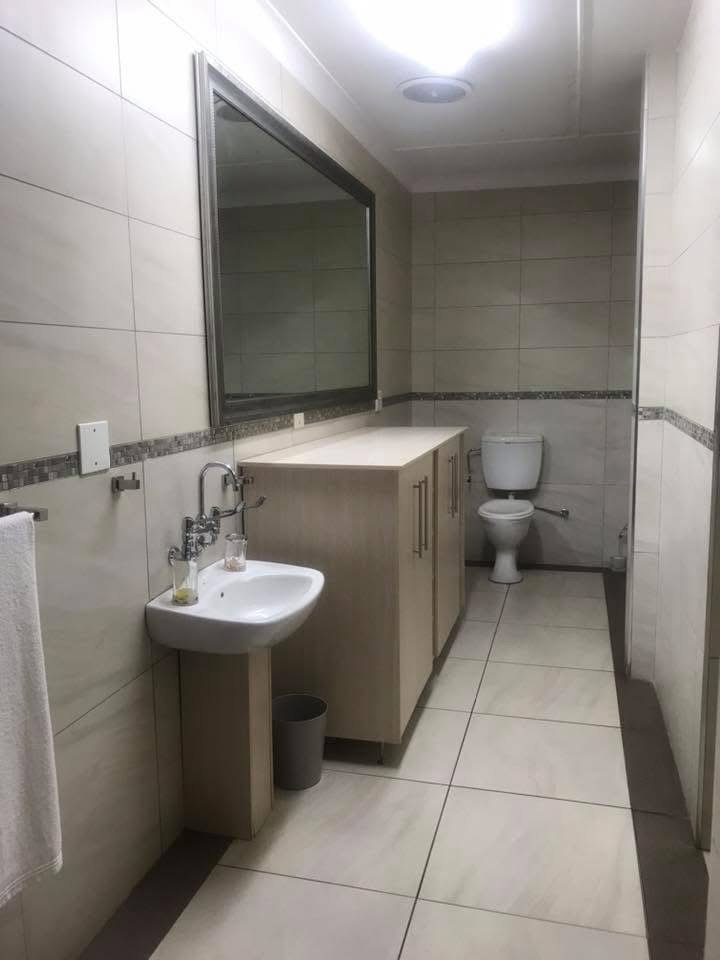 10 Bedroom Property for Sale in Three Rivers Proper Gauteng
