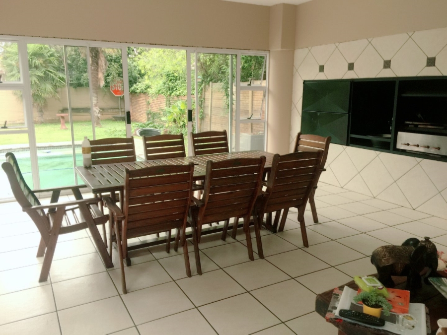 10 Bedroom Property for Sale in Three Rivers Proper Gauteng