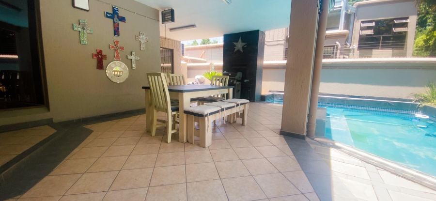 4 Bedroom Property for Sale in Three Rivers Proper Gauteng