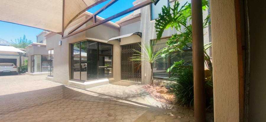 4 Bedroom Property for Sale in Three Rivers Proper Gauteng