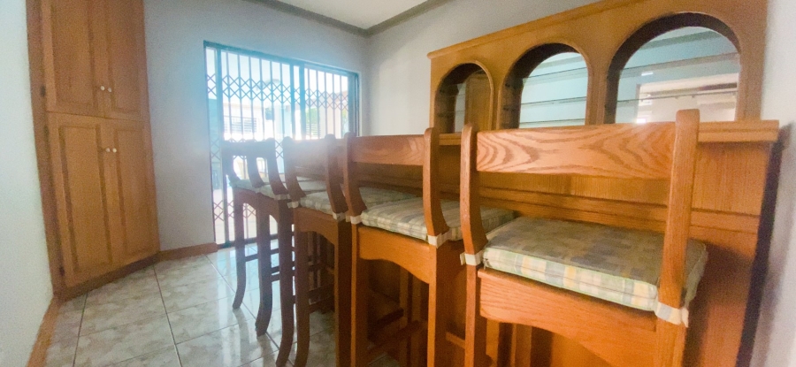 4 Bedroom Property for Sale in Three Rivers Proper Gauteng