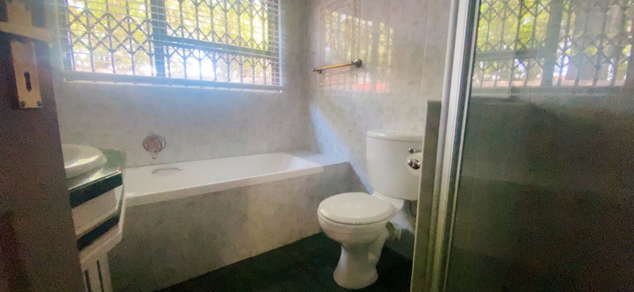 4 Bedroom Property for Sale in Three Rivers Proper Gauteng