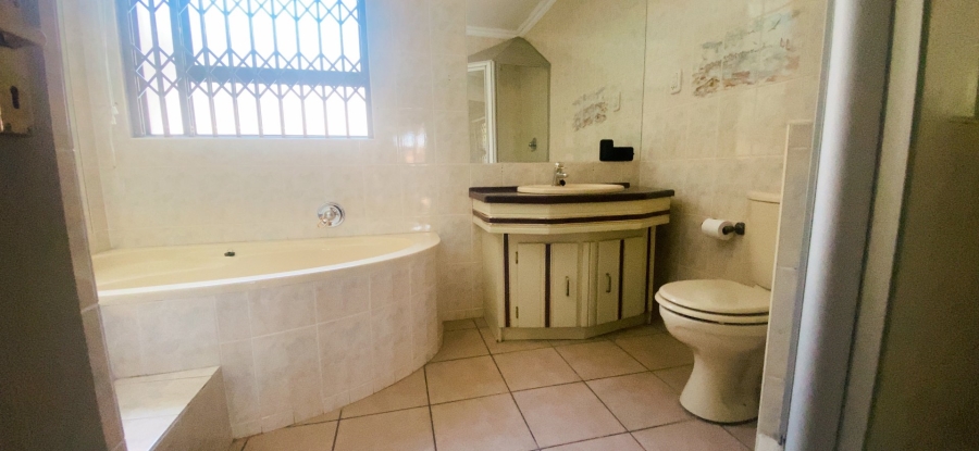 4 Bedroom Property for Sale in Three Rivers Proper Gauteng