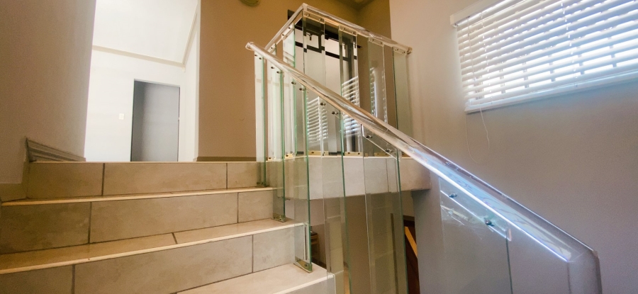 4 Bedroom Property for Sale in Three Rivers Proper Gauteng