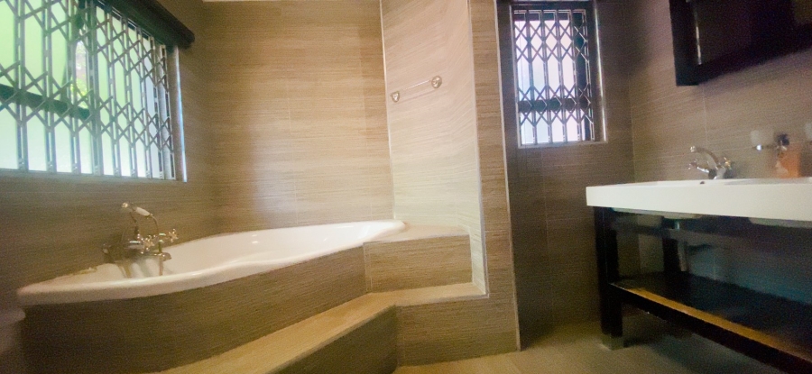 4 Bedroom Property for Sale in Three Rivers Proper Gauteng