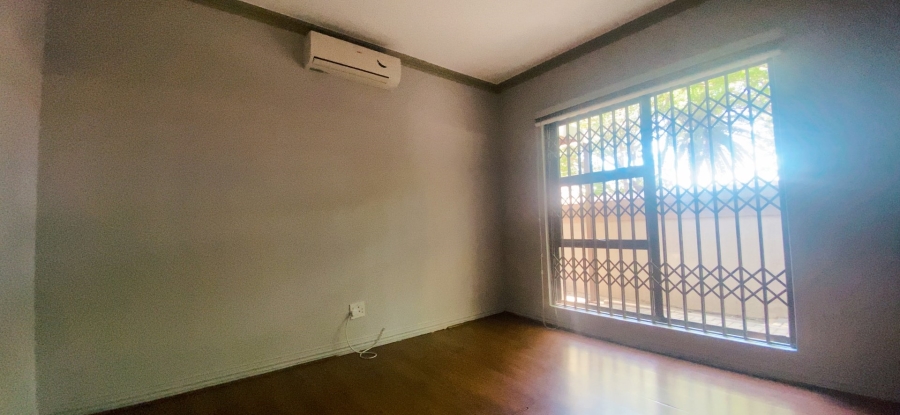 4 Bedroom Property for Sale in Three Rivers Proper Gauteng