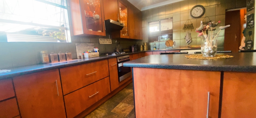 4 Bedroom Property for Sale in Three Rivers Gauteng