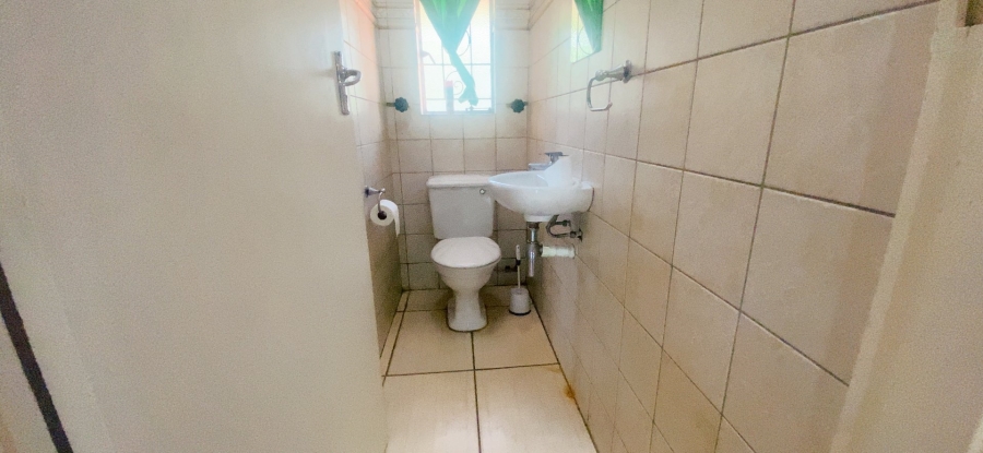 3 Bedroom Property for Sale in Three Rivers Proper Gauteng