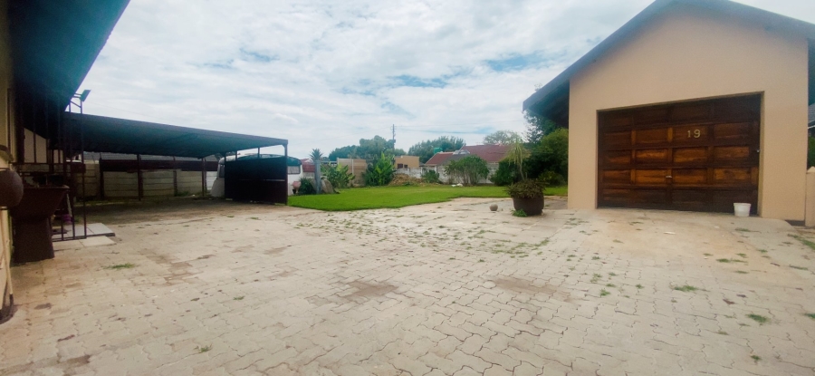 3 Bedroom Property for Sale in Risiville Gauteng
