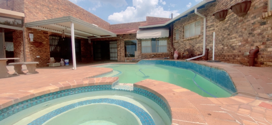 4 Bedroom Property for Sale in Three Rivers East Gauteng