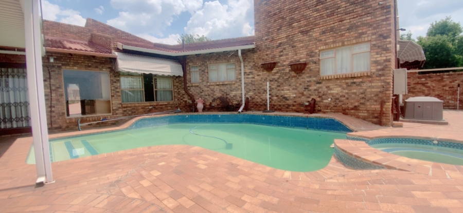 4 Bedroom Property for Sale in Three Rivers East Gauteng
