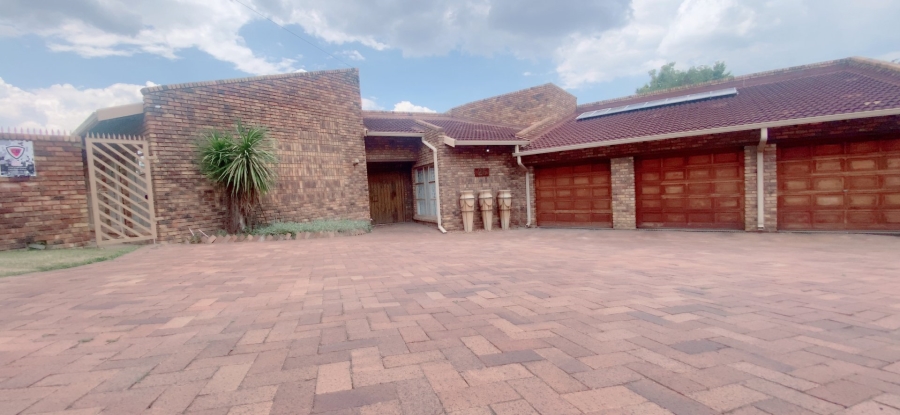 4 Bedroom Property for Sale in Three Rivers East Gauteng