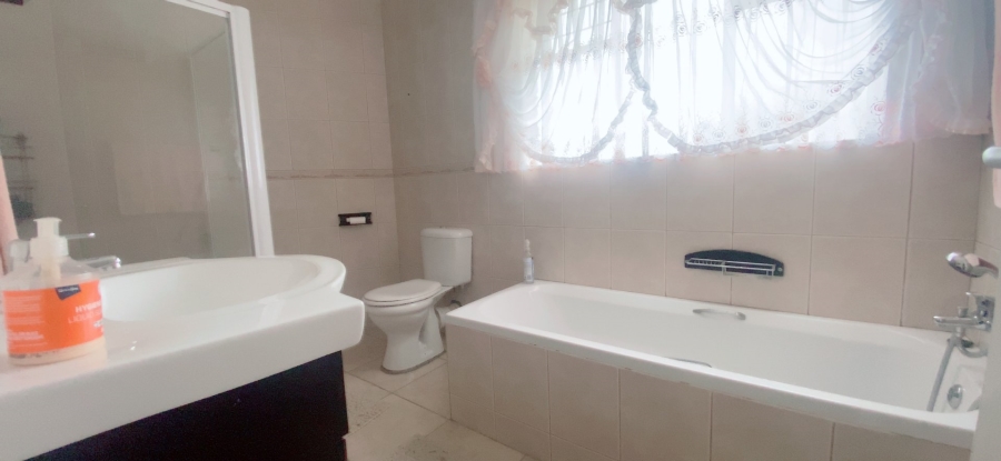 4 Bedroom Property for Sale in Three Rivers East Gauteng