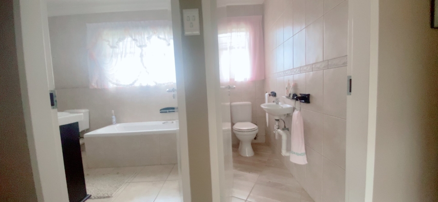 4 Bedroom Property for Sale in Three Rivers East Gauteng