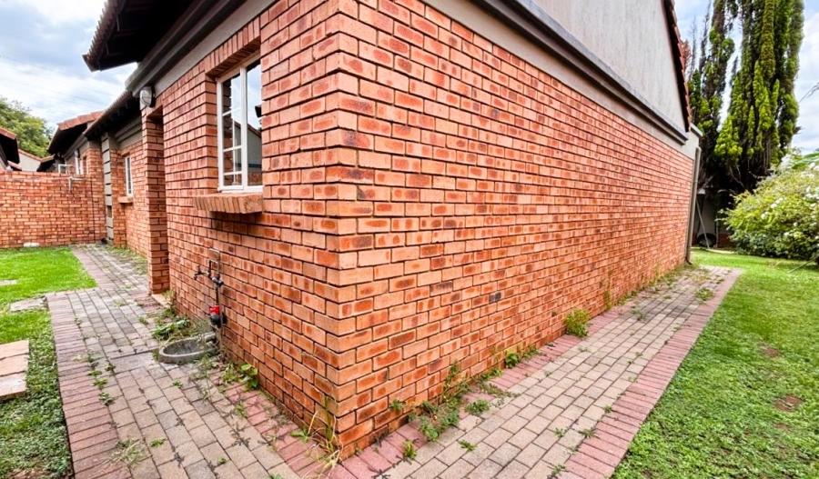 3 Bedroom Property for Sale in Eco Park Gauteng