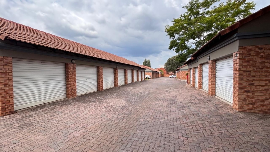 3 Bedroom Property for Sale in Eco Park Gauteng